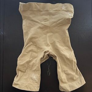 SKIMS Cream Seamless Sculpt Mid Thigh Short Shapewear